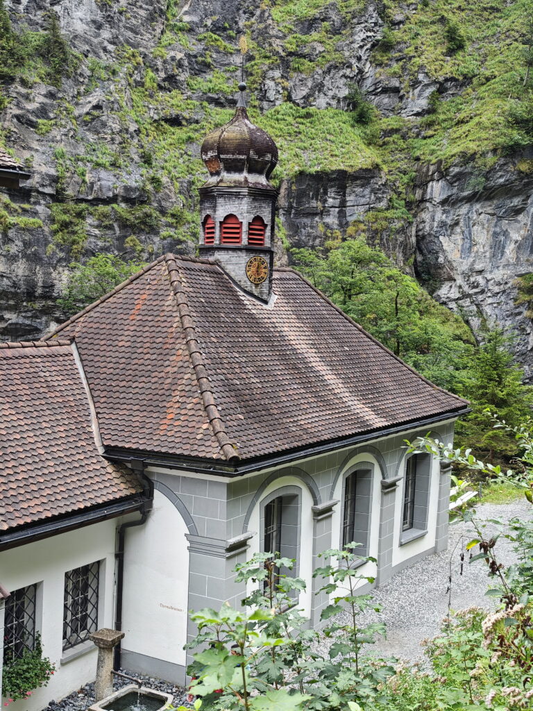 Altes Bad Pfäfers - von hier geht es in die Quellenschlucht der Taminaschlucht hinein