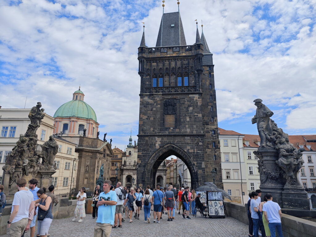 Der Altstädter Brückenturm an der Karlsbrücke