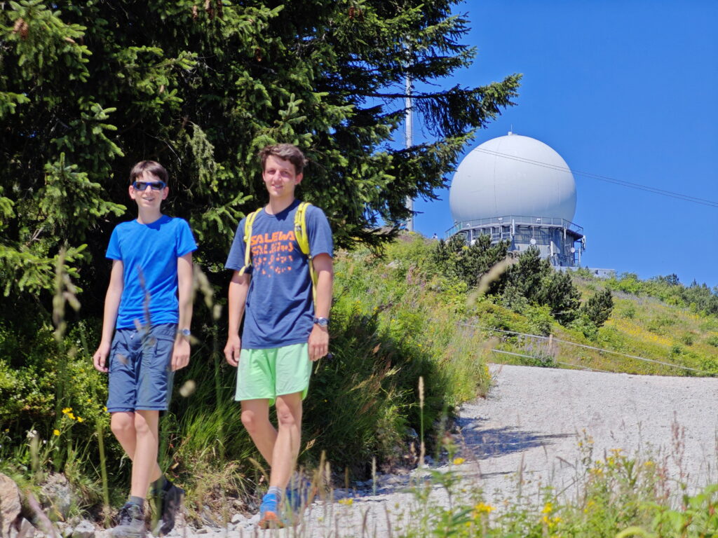 Arber wandern mit Kindern - leichte Runde am Gipfel rund um die Radome