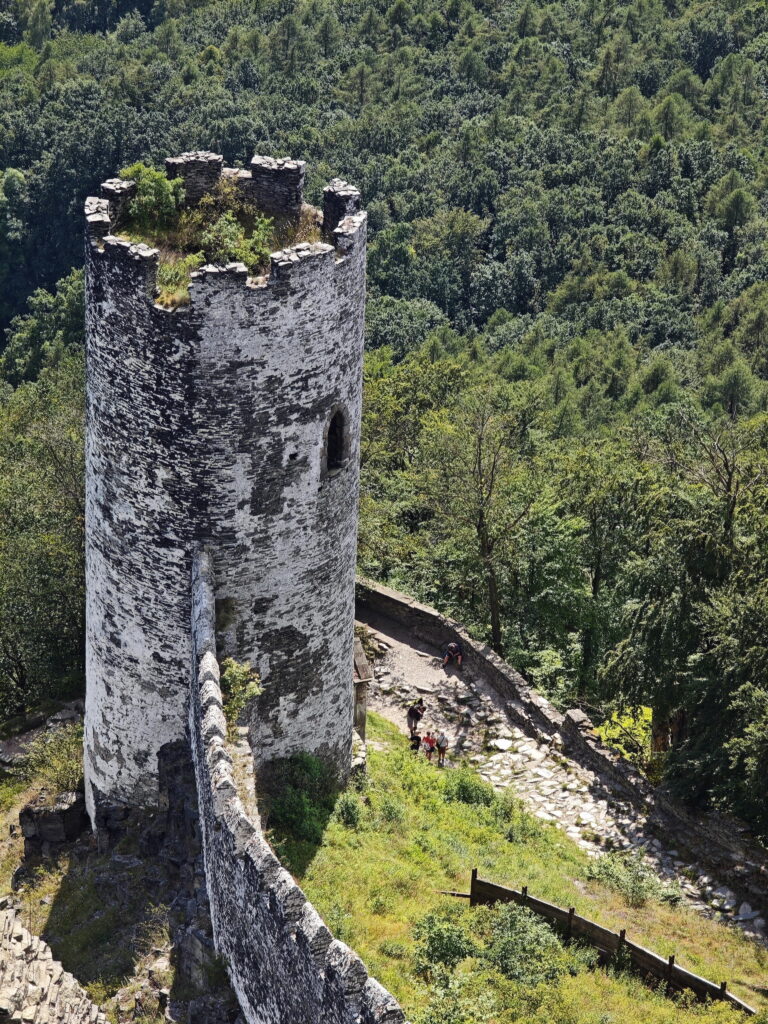 Einer der Türme der Burg in Liberec