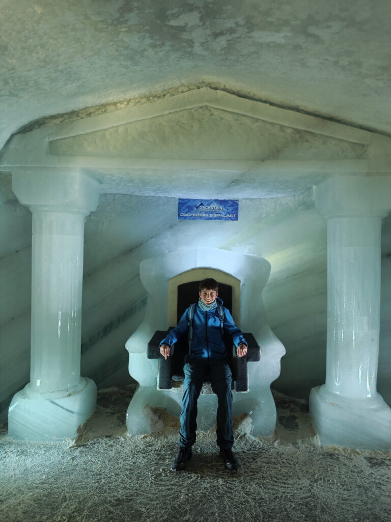 Willkommen im Märchenland im Dachstein Eispalast