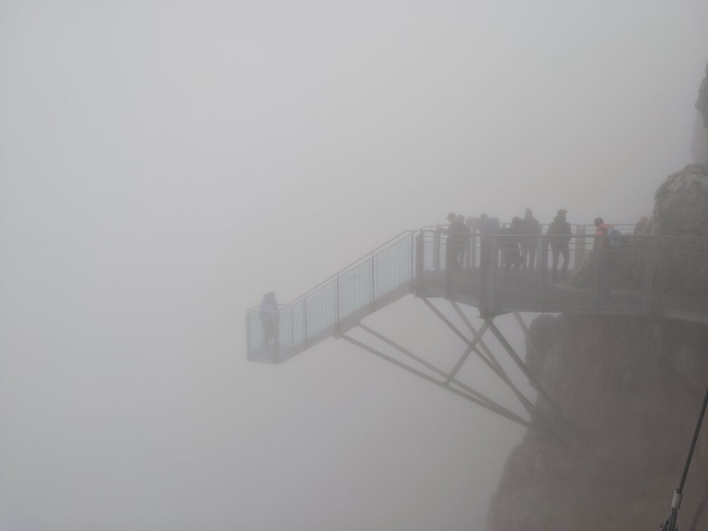 So spektakuläre ist die Konstruktion der Dachstein Treppe ins nichts