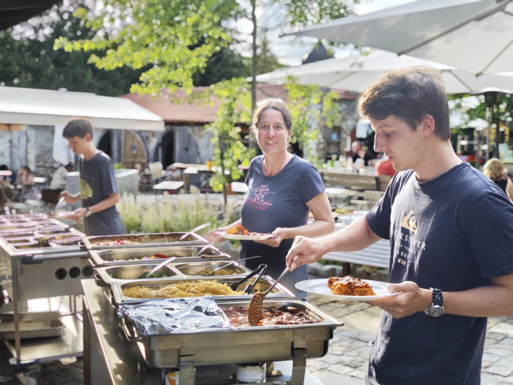 Einmal pro Woche gibt es italienisches Buffet im Familienhotel Böhmerwald