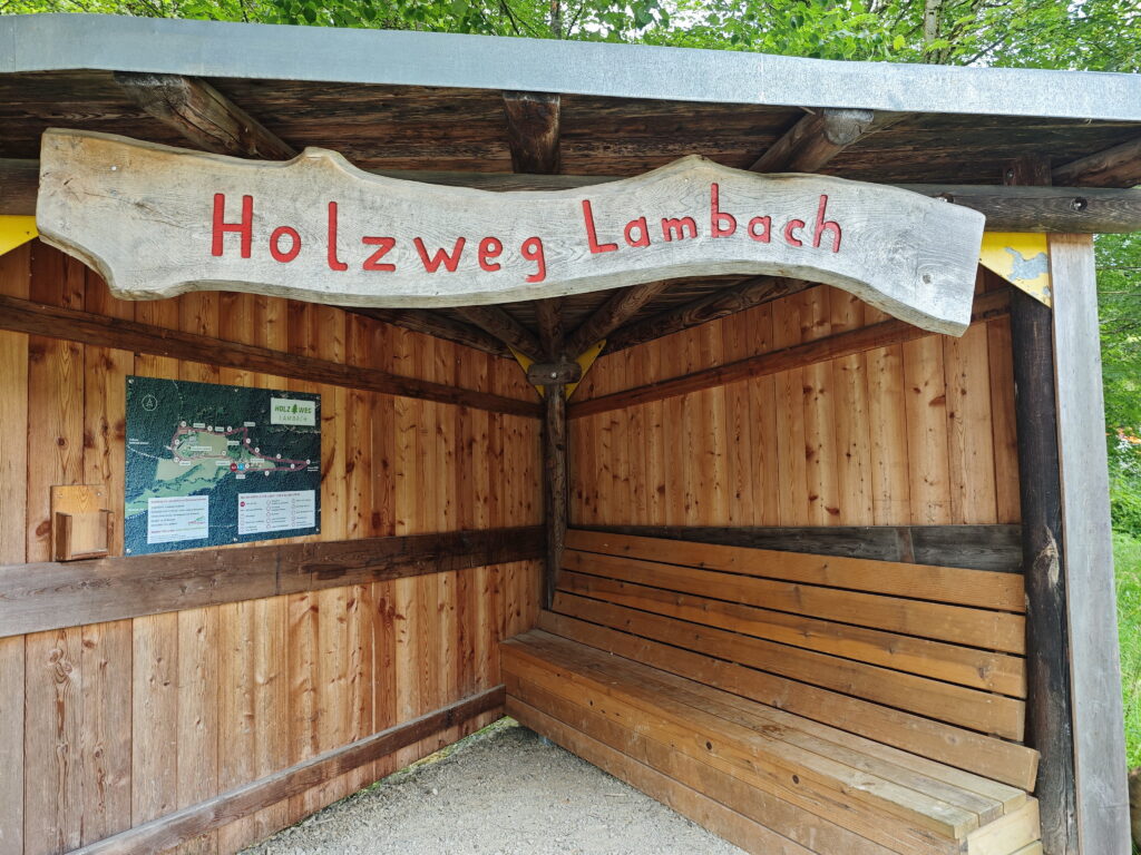 Holzweg Bayerischer Wald mit Kindern