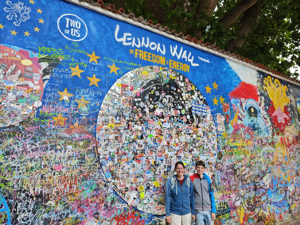 John Lennon Wall - Sehenswürdigkeiten Prag mit Kindern entdecken