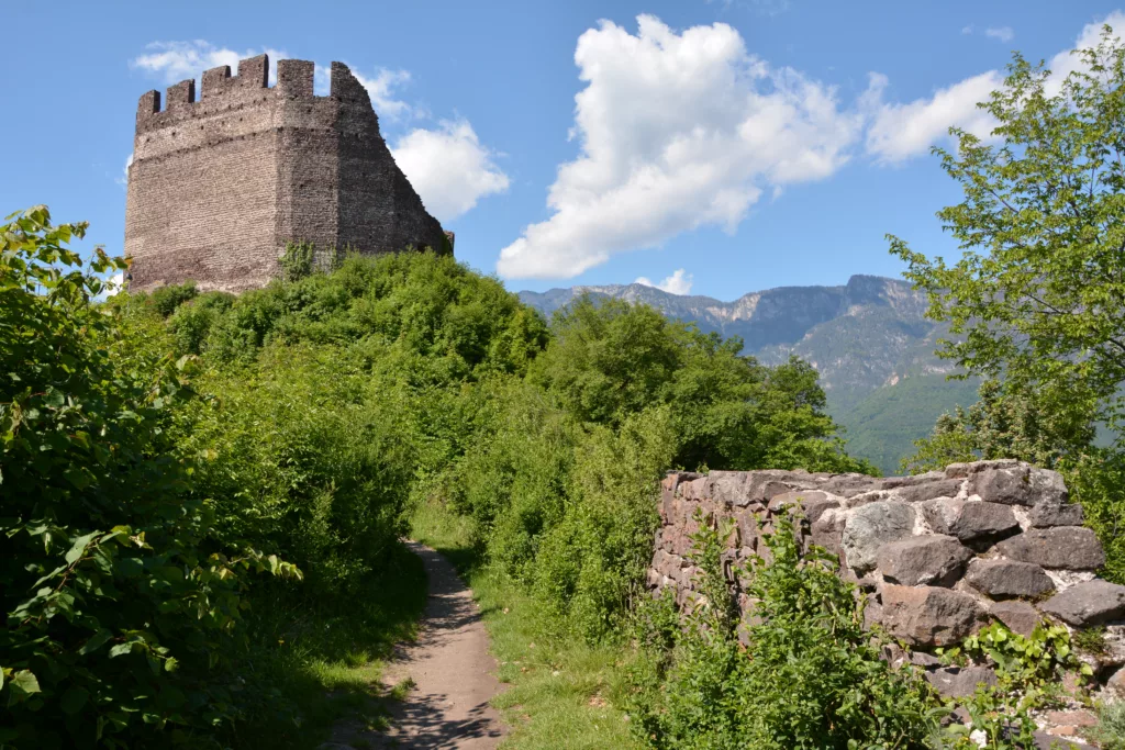 Sehenswürdigkeiten Südtirol Geheimtipp: Die Leuchtenburg