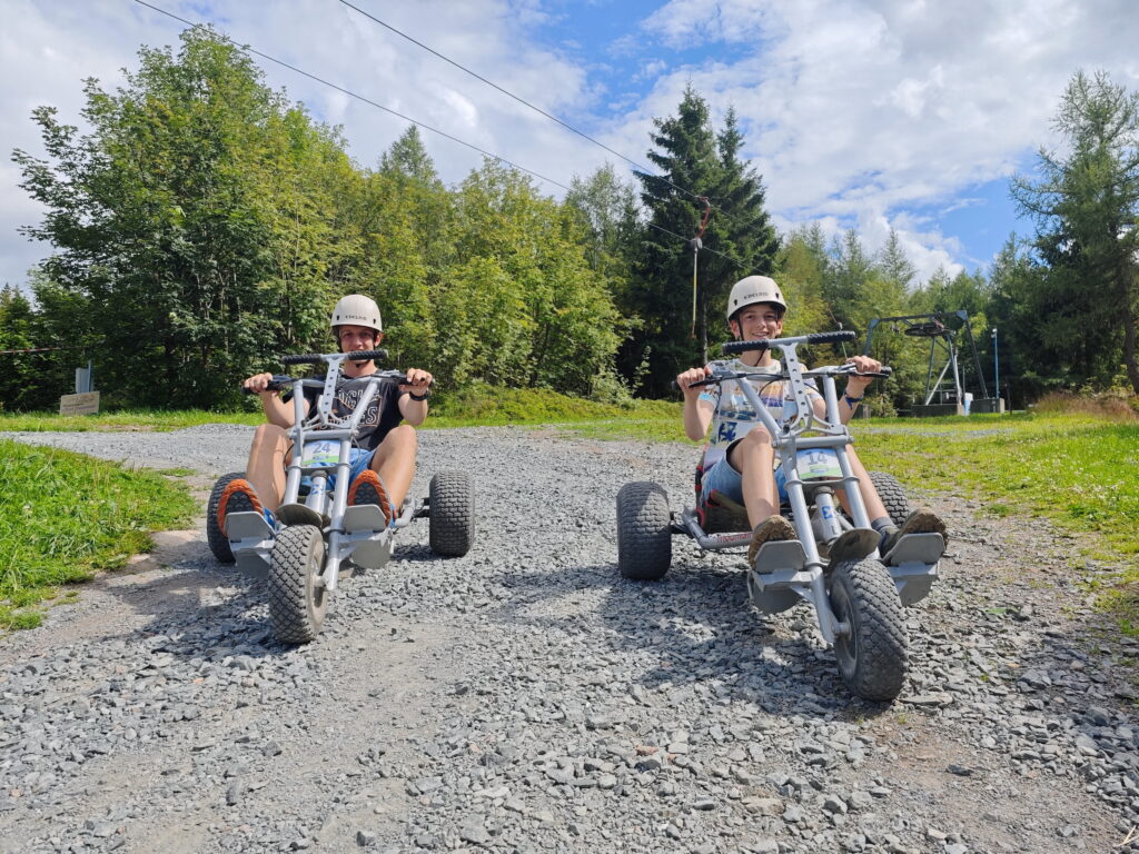 Action auf den Mountaincarts im Erzgebirge mit Kindern