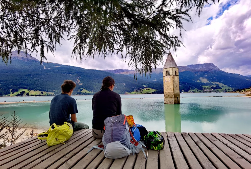 Südtirol Sehenswürdigkeiten mit einer unangenehmen Vergangenheit: Der Reschensee