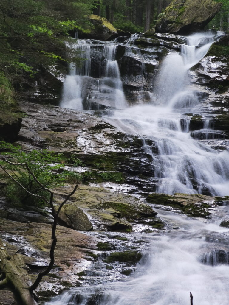 Die größte Stufe der Rißlochwasserfälle