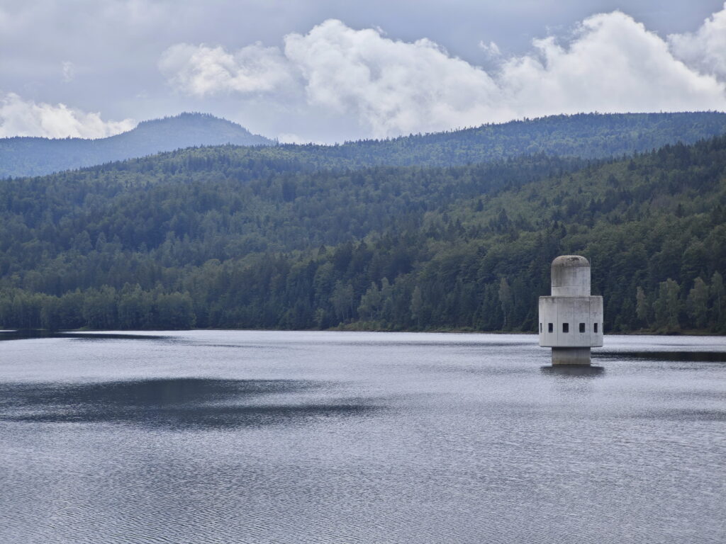 Zwischenziel unserer Schachten E-Biketour: die Trinkwassertalsperre Frauenau