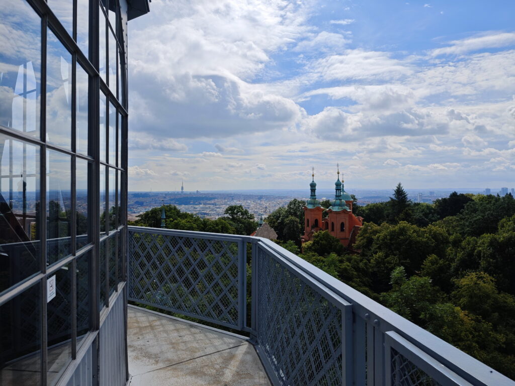 Petrin Turm Prag mit Kindern