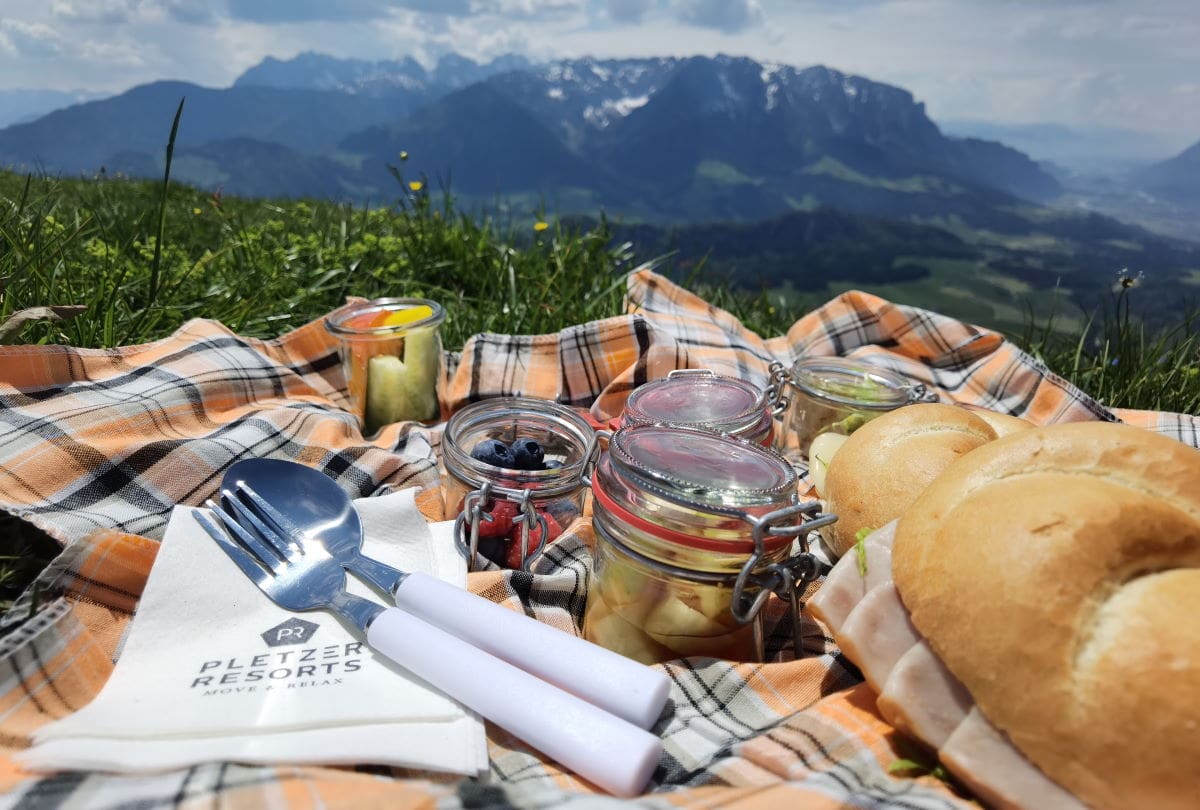 Walchsee-Hotel-Picknick.jpg