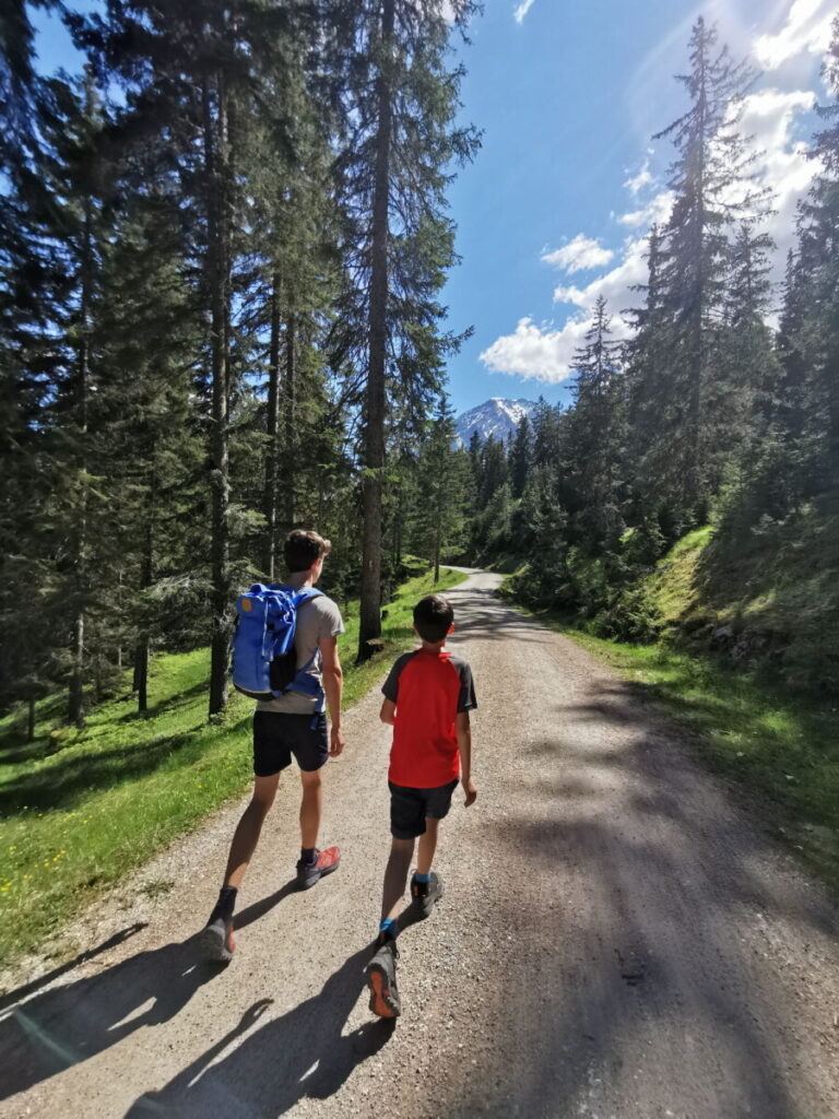 Zur Wettersteinhütte wandern mit Kindern